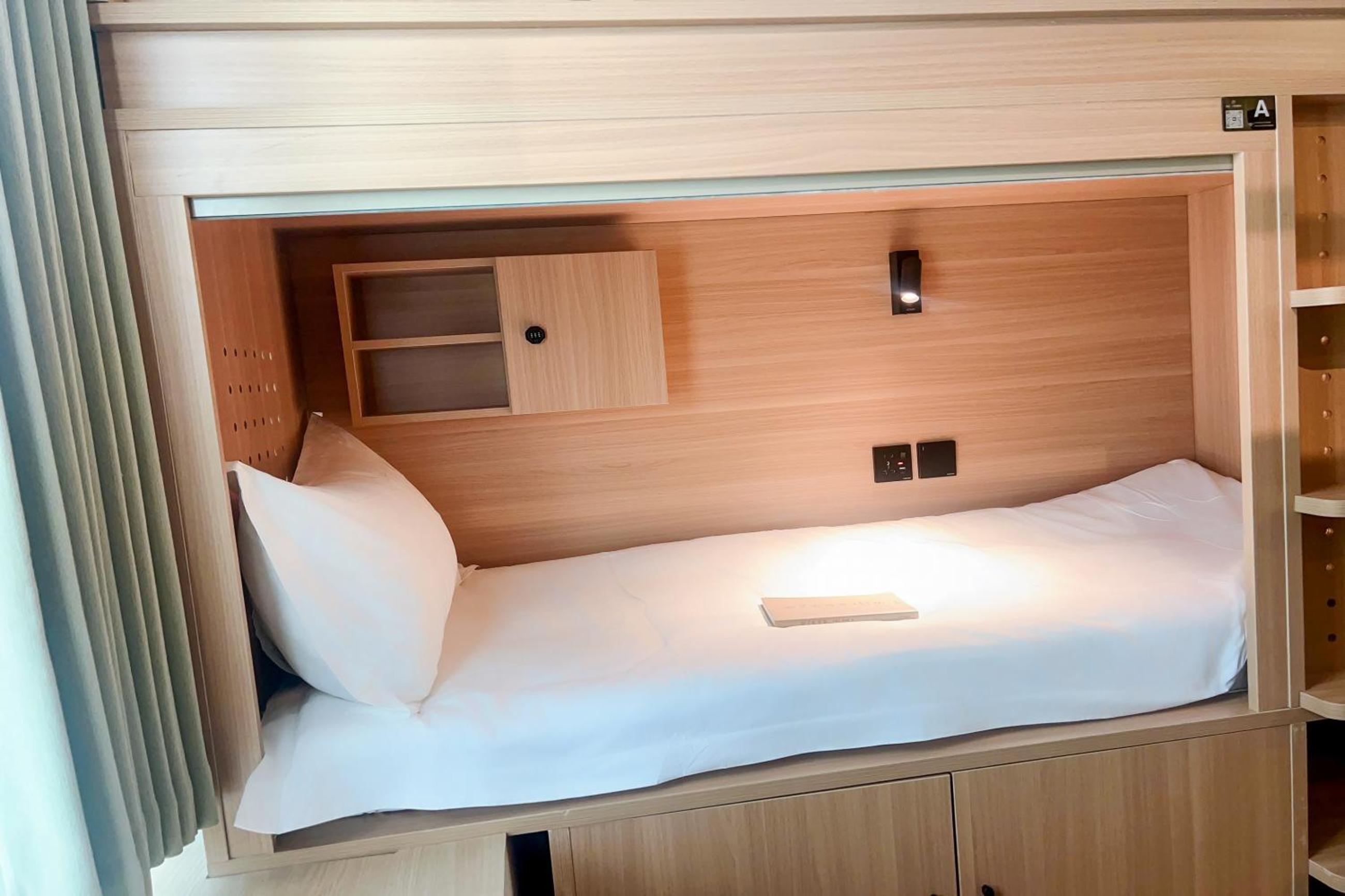 Single Bed in Dormitory Room at Homix Hotel